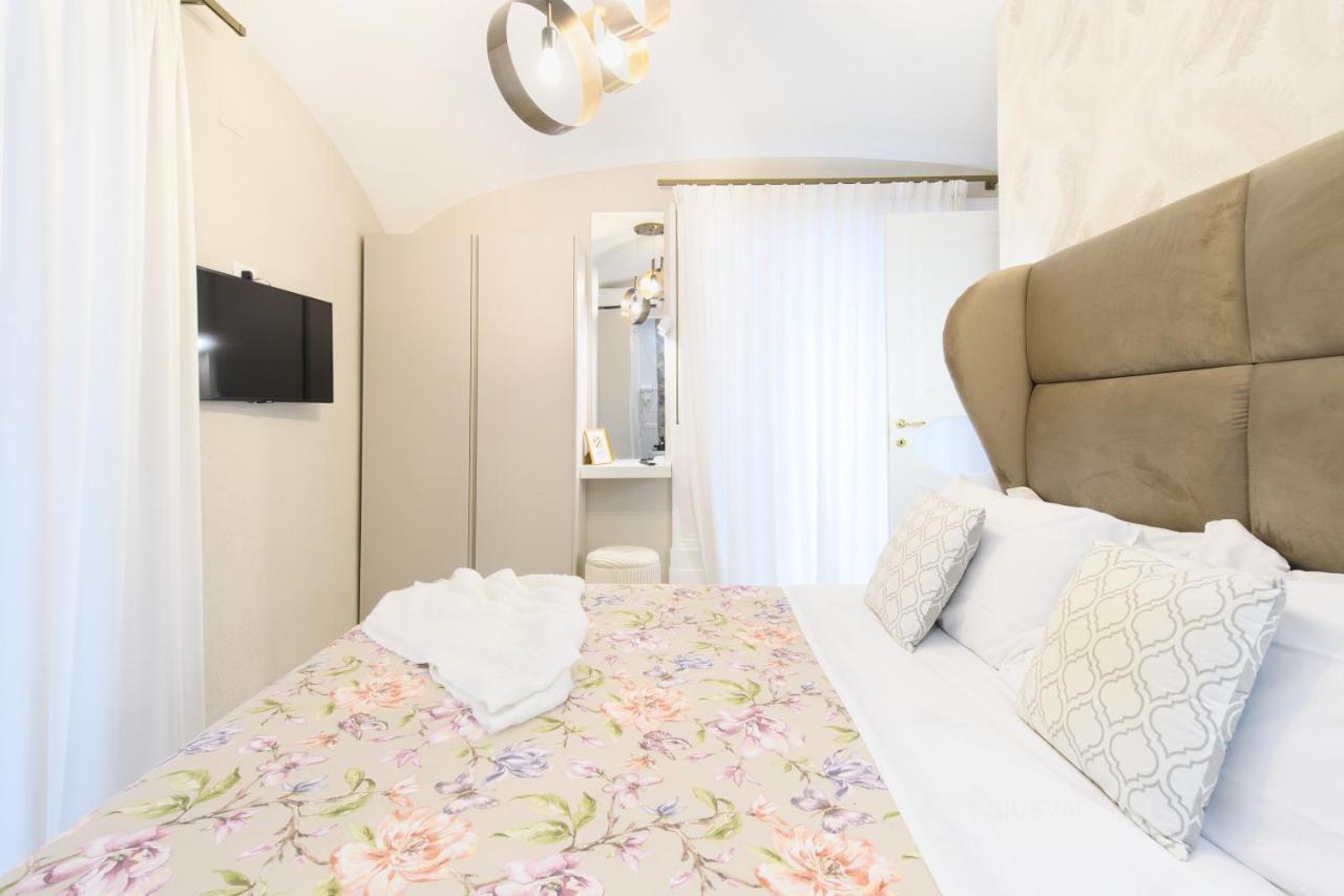 Grandapartments Via Toledo Napoli Zewnętrze zdjęcie